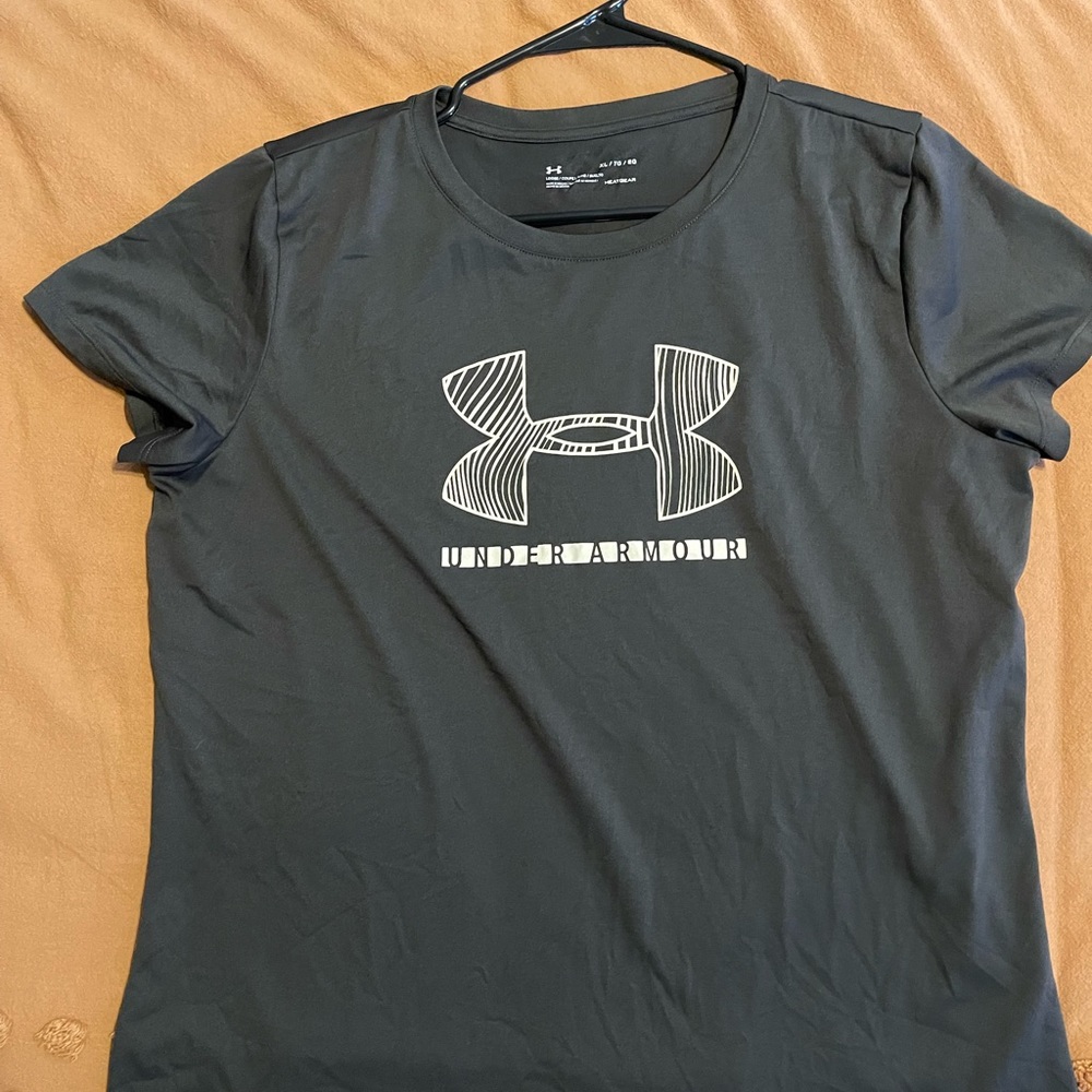 Under Armour loose Tee